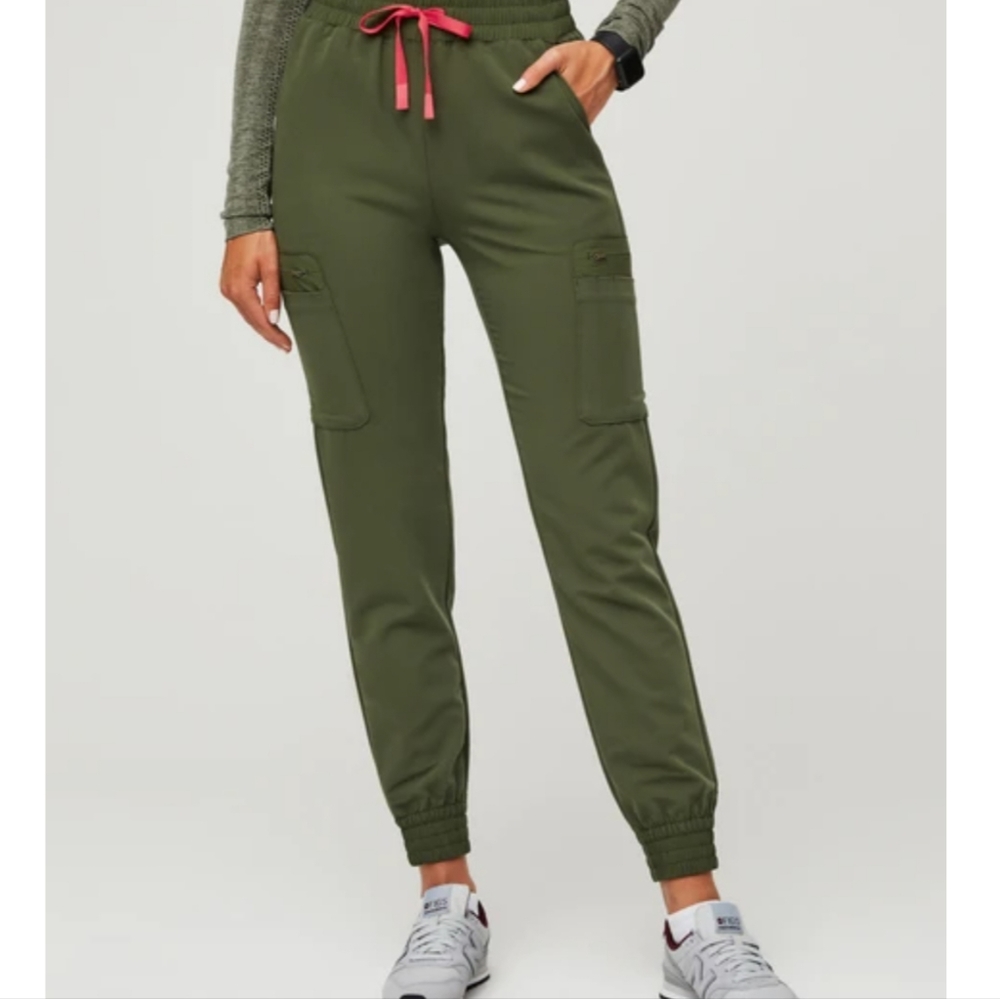 FIGS women's Dark Olive Atlanta High Waisted - Skinny Jogger Scrub Pants - M